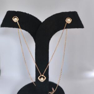 Rose Gold Pearl Eye Pendant Chain