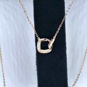 Twist Pavé Link Pendant
